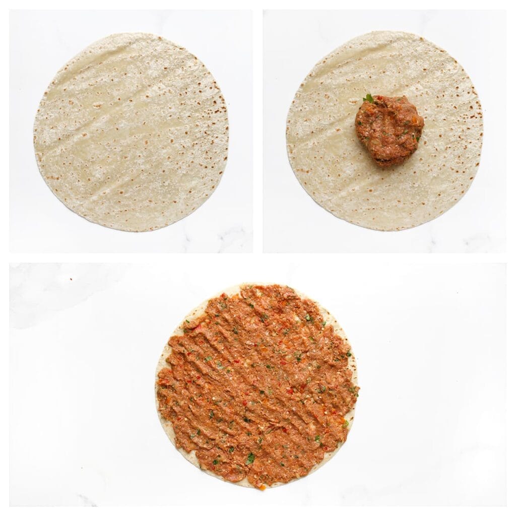 Neem een wrap en verdeel &frac14; van het gehaktmengsel over het midden. Druk het gehakt gelijkmatig plat tot bijna aan de rand.