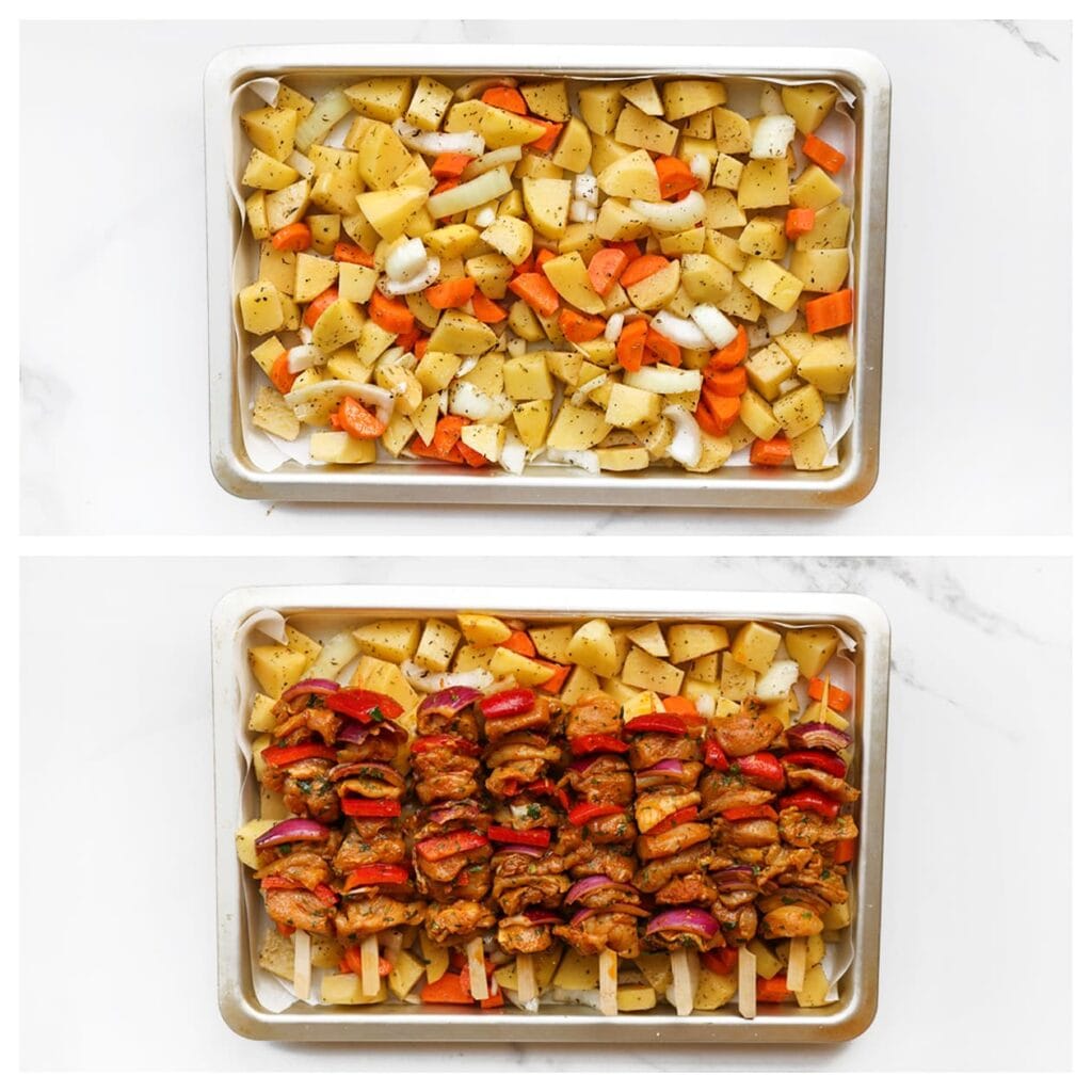 Bekleed een bakvorm met bakpapier en verdeel het groentemengsel gelijkmatig over de bodem. Leg de kipspiesjes erbovenop.