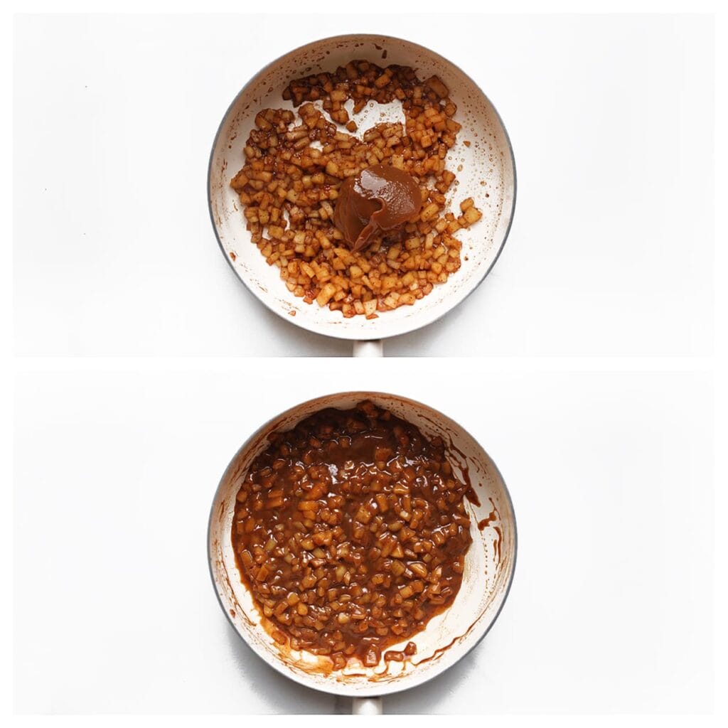 Voeg de karamel toe en meng tot een smeu&iuml;g geheel.