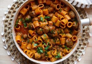 Rigatoni met Gehaktballen in Saus Kookmutsjes