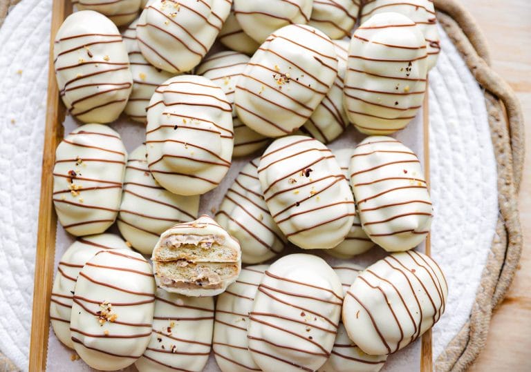 Gevulde Hazelnoot Koekjes met Witte Chocolade