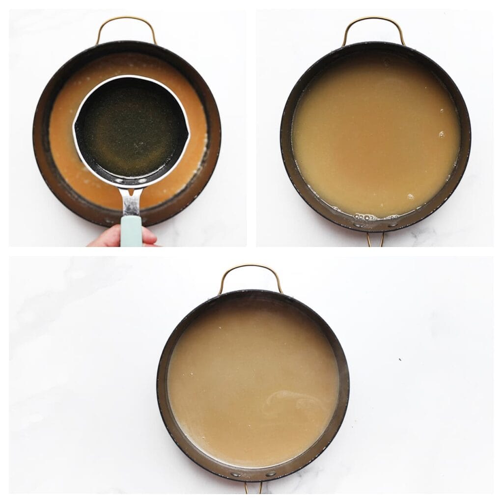 Voeg beetje bij beetje de kippenbouillon toe en blijf goed roeren.