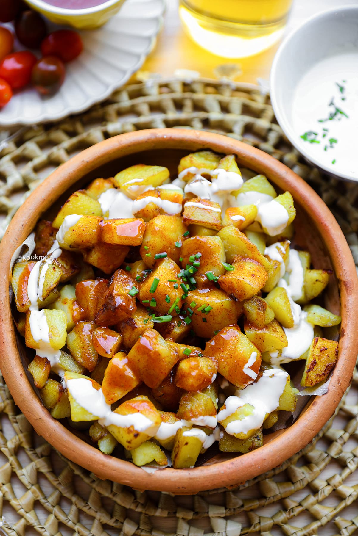 Patatas bravas maken