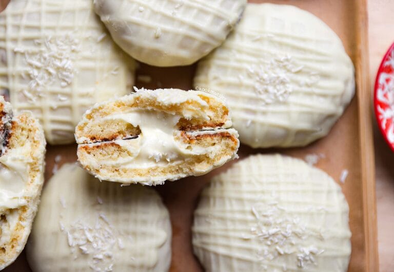 Raffaello koeken met witte chocoladevulling en kokos