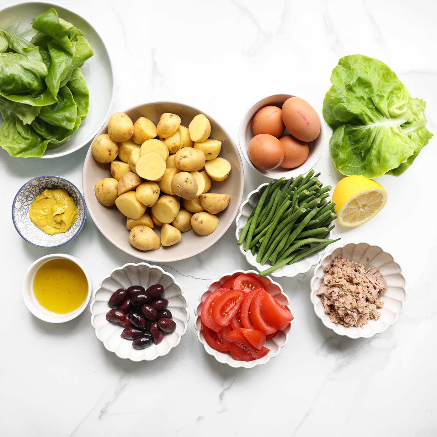 Ingredienten klaar leggen voor de Nicoise salade