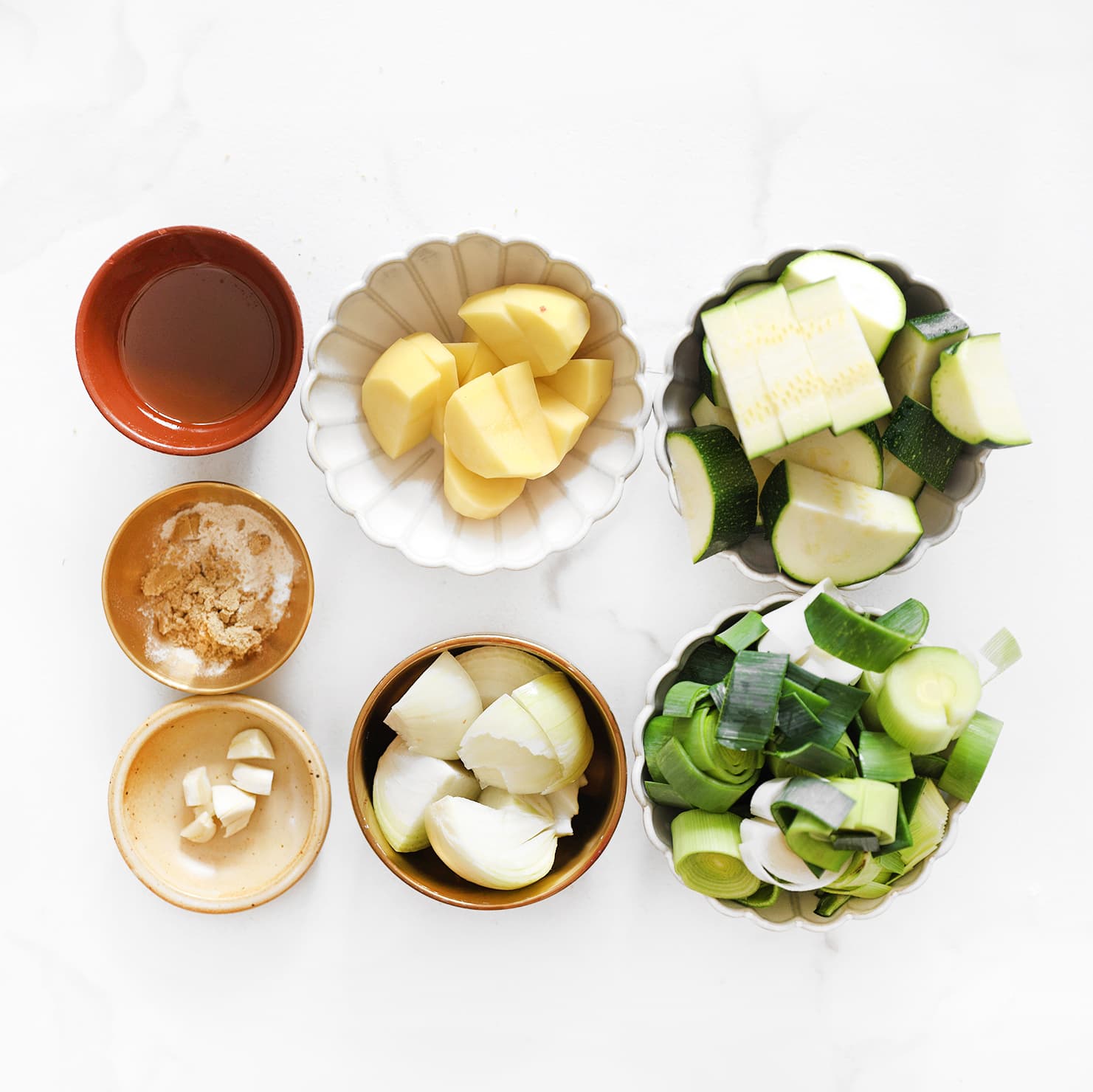 Ingredienten klaar leggen voor de courgette soep