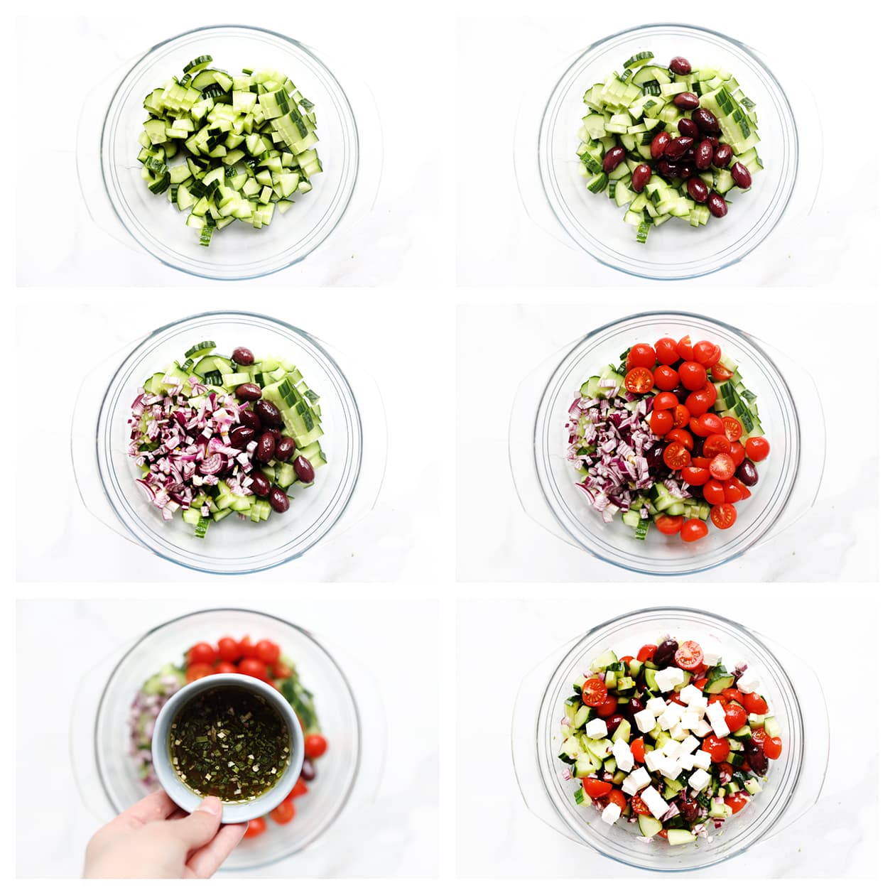 Ingrediënten mengen in een diepe kom voor de Griekse salade