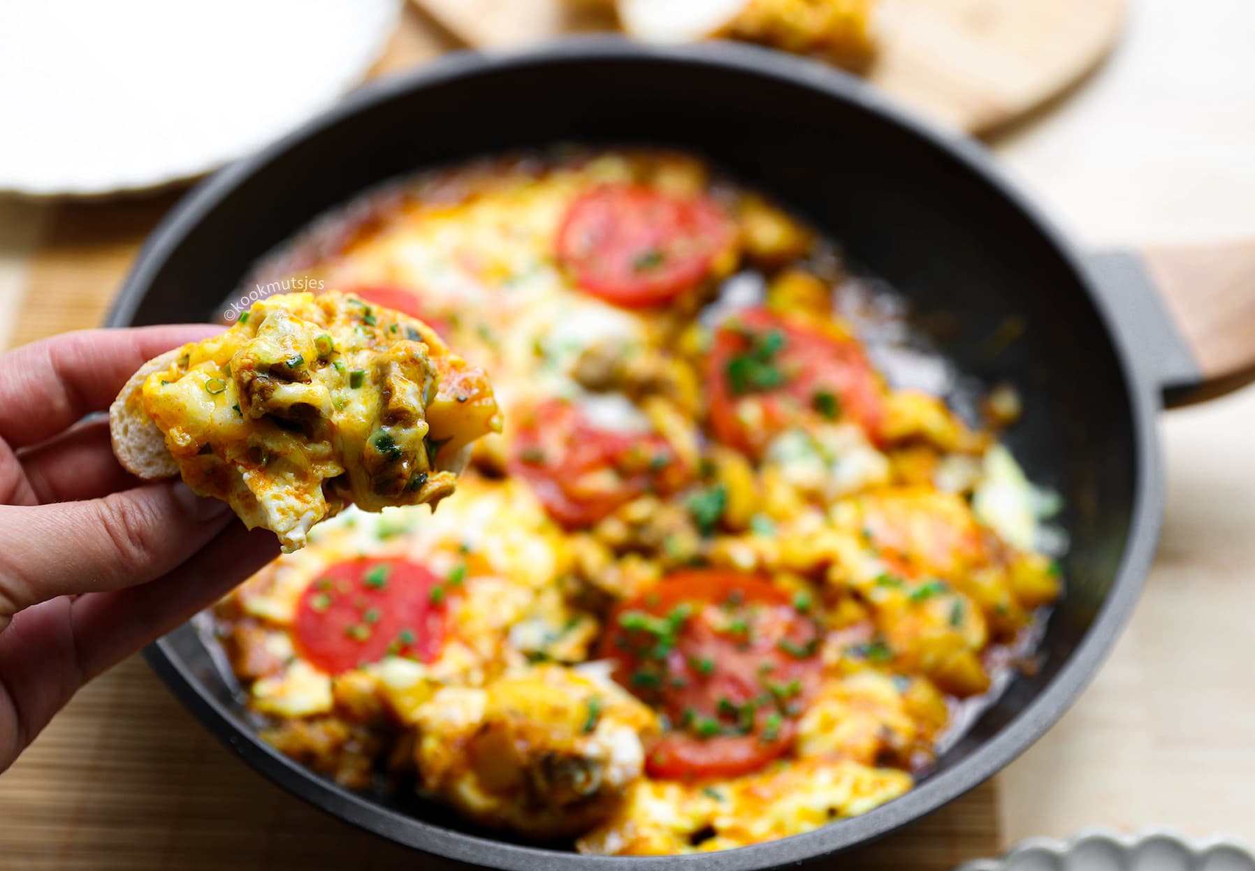 Easy One-Pan Dish with Potatoes and Meat