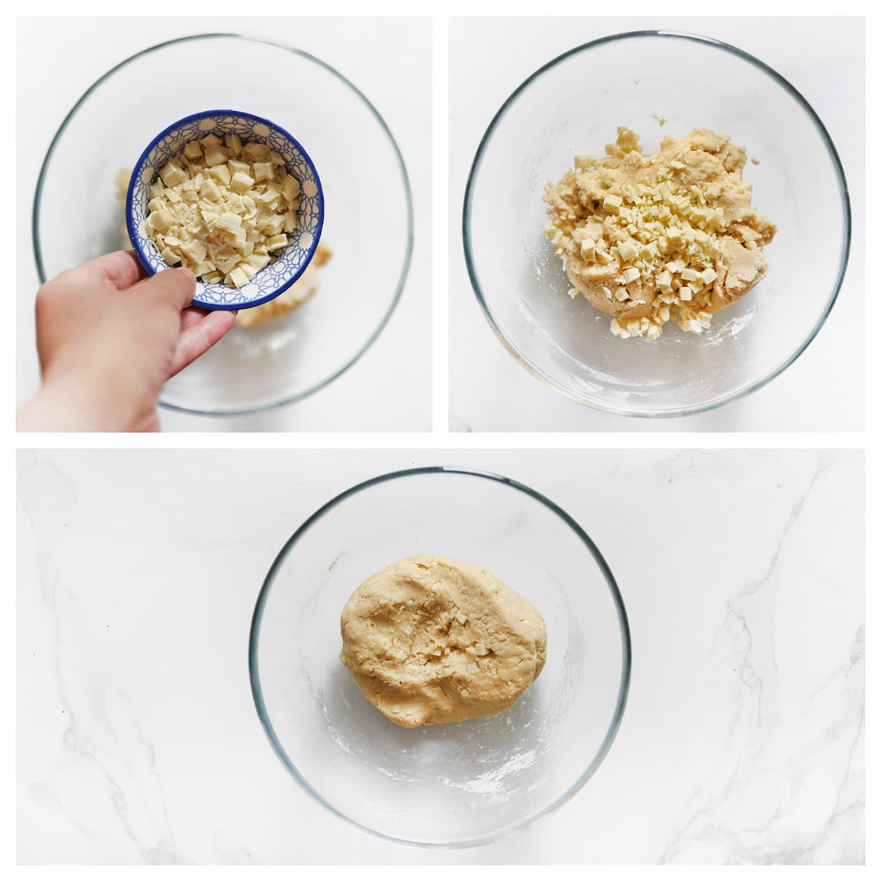 Witte chocolade mengen met door het koekjesdeeg
