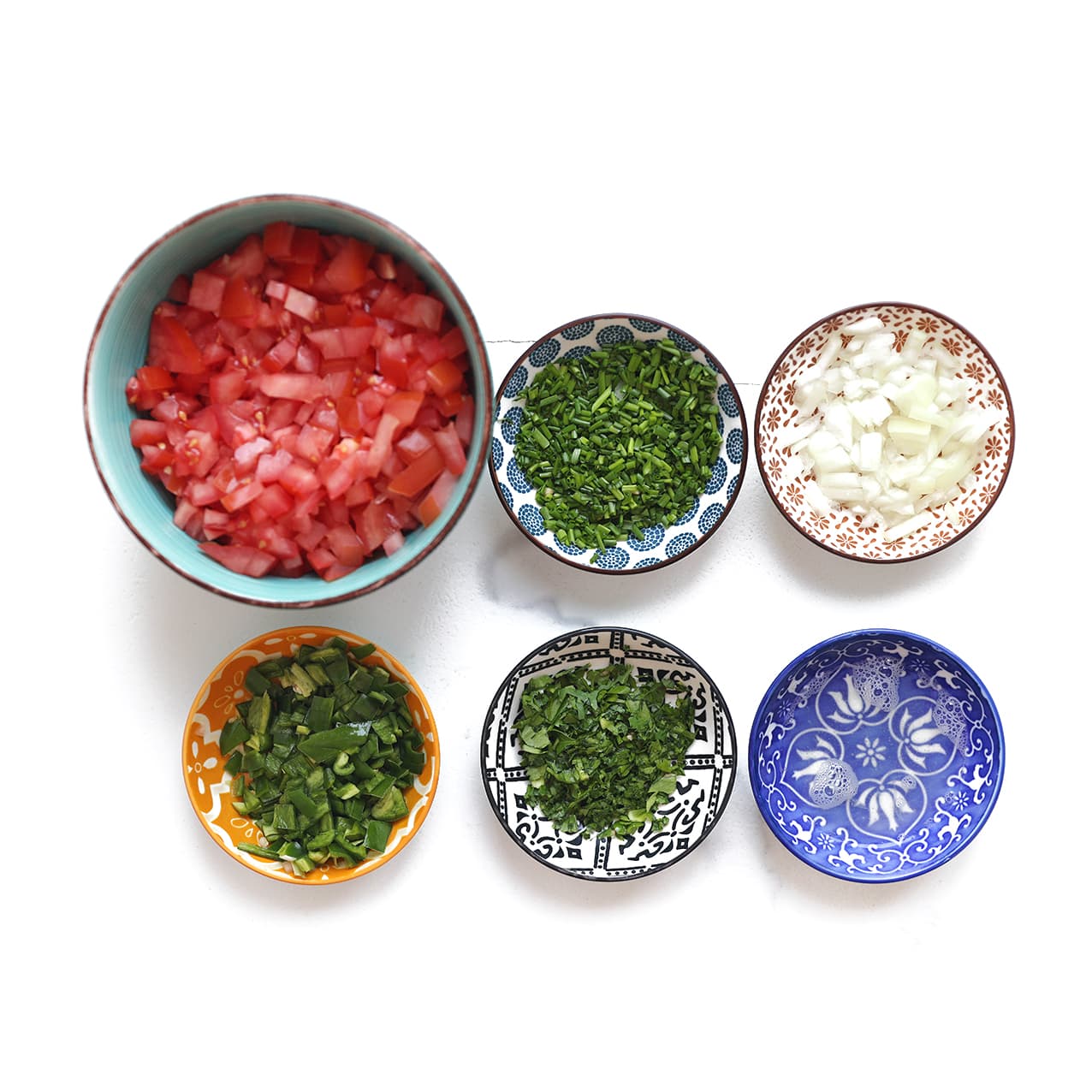 Ingredienten klaar leggen voor de salade