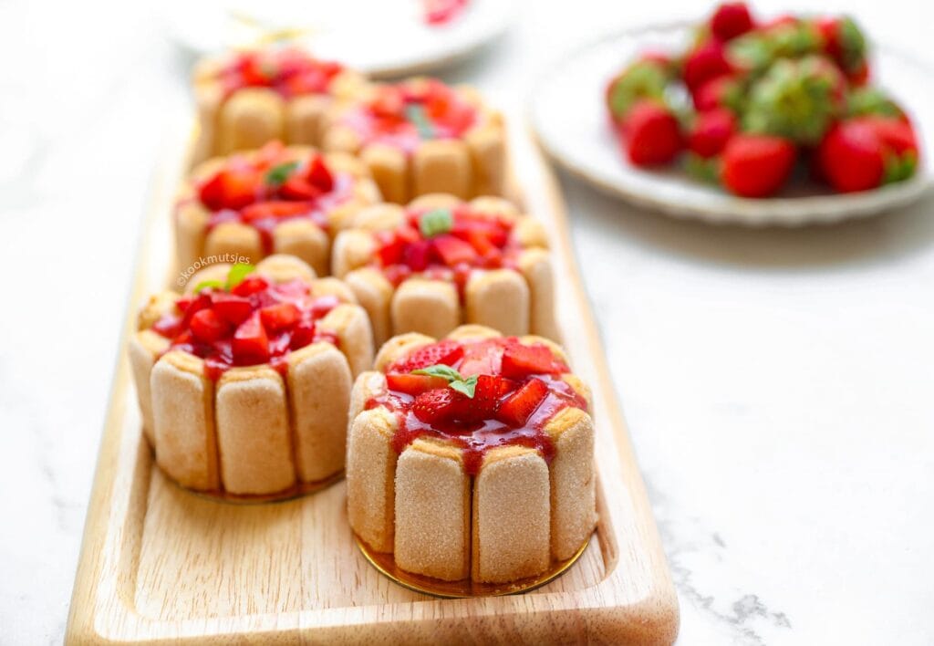 Mini Charlotte Strawberry Desserts