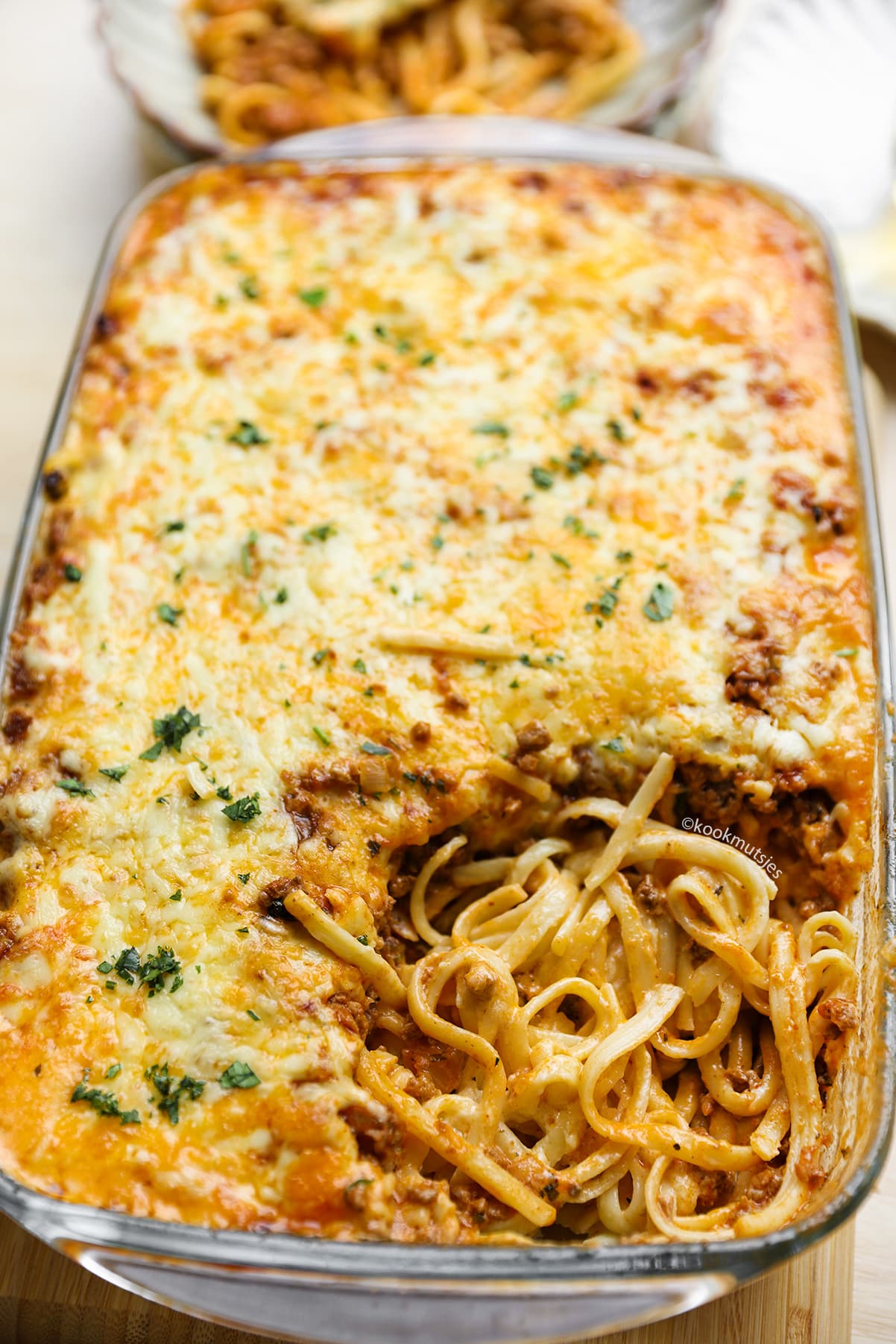 Romige spaghetti met gehakt en kaas uit de oven