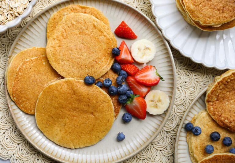 Havermout pancakes op een bord