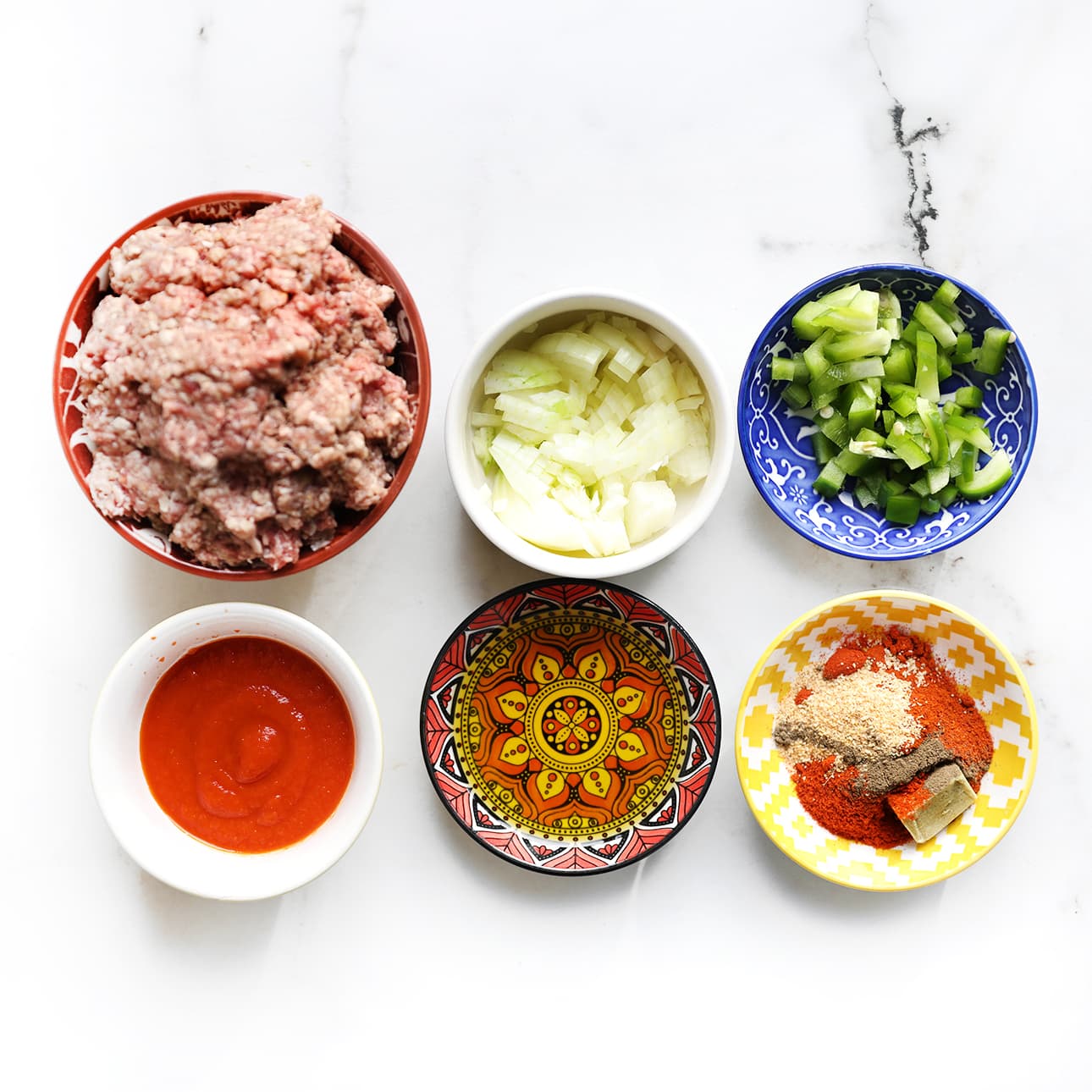 Voor de wraps met gehakt de ingredienten klaar leggen