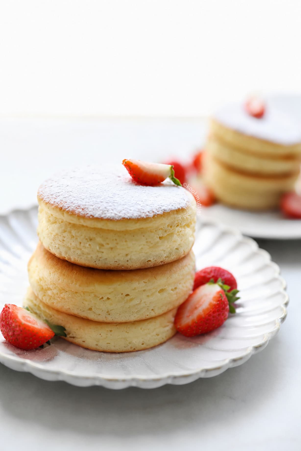 Binnenkant van een Japanse fluffy pancake met een zachte, luchtige structuur