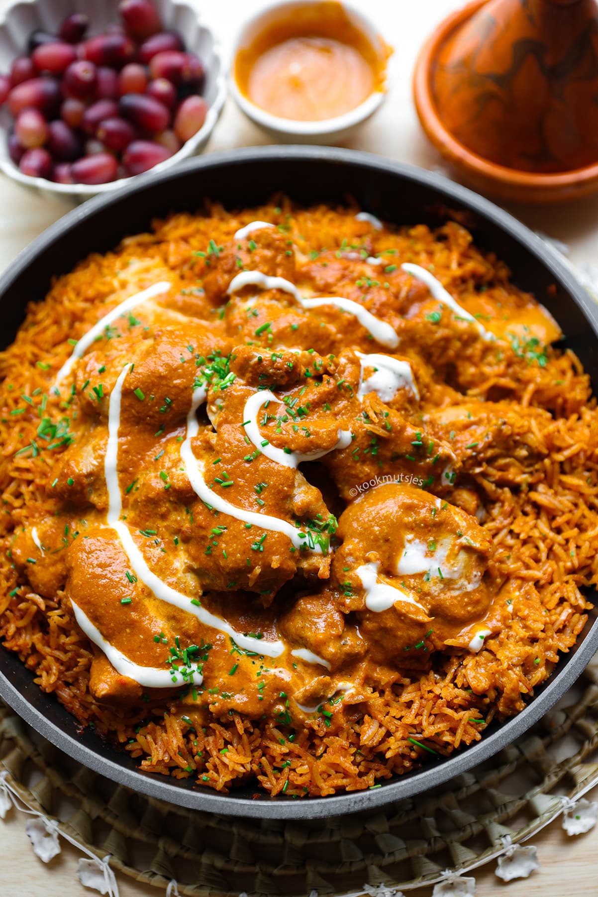 Kip kabsa met malse kip en kruidige rijst in tomatensaus